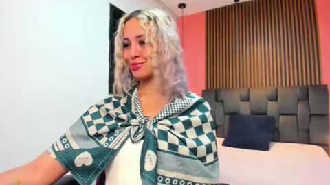 Snapshot of catalina_clark chatting on December 1, 2025, 12:32 pm Catalina online show from December 1, 2025, 12:32 pm