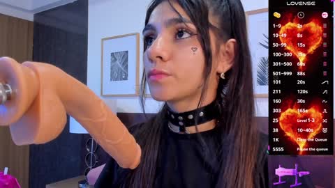 Catalina online show from December 4, 2024, 1:58 am