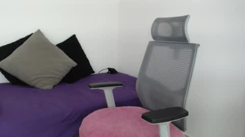 katerine online show from February 14, 2026, 9:00 pm