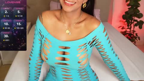 Caterine Zapata  online show from January 7, 2025, 8:31 pm