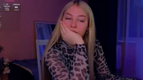 Snapshot of catherine_river chatting on December 18, 2025, 11:16 am Catherine online show from December 18, 2025, 11:16 am