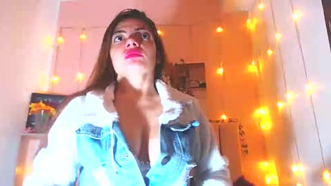 catherinehot707rs online show from December 30, 2024, 2:53 am