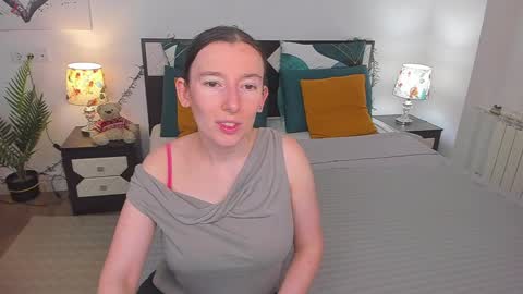 Snapshot of catherinewalls chatting on December 16, 2024, 11:01 am Catrin online show from December 16, 2024, 11:01 am