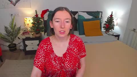 Snapshot of catherinewalls chatting on December 30, 2024, 7:26 am Catrin online show from December 30, 2024, 7:26 am