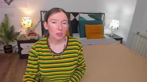 Snapshot of catherinewalls chatting on February 17, 2025, 5:04 am Catrin online show from February 17, 2025, 5:04 am