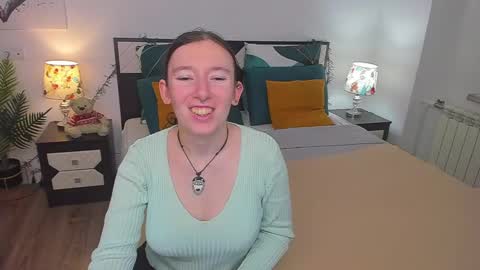 Snapshot of catherinewalls chatting on February 23, 2025, 9:44 am Catrin online show from February 23, 2025, 9:44 am