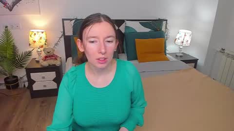 Snapshot of catherinewalls chatting on March 8, 2025, 1:06 am Catrin online show from March 8, 2025, 1:06 am