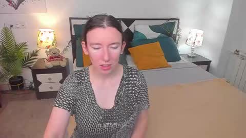 Snapshot of catherinewalls chatting on September 13, 2025, 8:14 am Catrin online show from September 13, 2025, 8:14 am