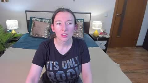 Catrin online show from June 8, 2026, 3:29 am