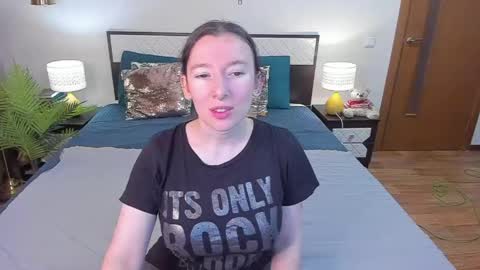 Catrin online show from June 9, 2026, 2:23 am