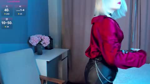 Mia online show from March 26, 2026, 11:05 am