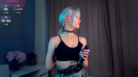 Mia online show from April 2, 2026, 11:08 am