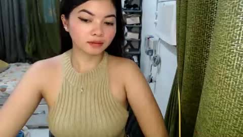 Snapshot of cathy_lyn chatting on July 15, 2026, 11:10 pm cathy_lyn online show from July 15, 2026, 11:10 pm