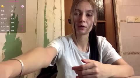 Snapshot of catinagaznes chatting on October 8, 2025, 9:34 pm Lola online show from October 8, 2025, 9:34 pm