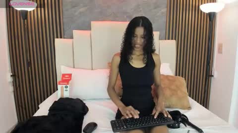 catiusca_reyes_03 online show from December 4, 2025, 2:48 pm