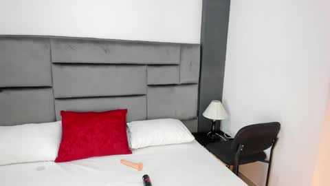 Catleya online show from December 21, 2025, 12:23 pm