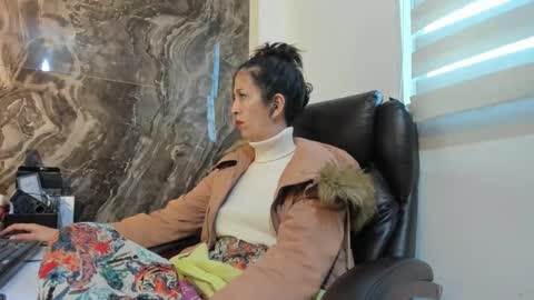 CATT EVANS online show from December 20, 2025, 10:50 pm