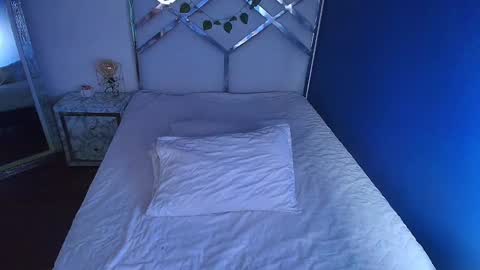 CATALEYA  online show from January 22, 2025, 2:59 am