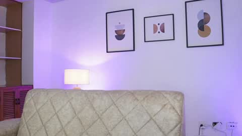 cattleyascaly online show from December 11, 2024, 7:14 pm