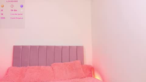 Valentina  online show from November 7, 2025, 2:17 pm