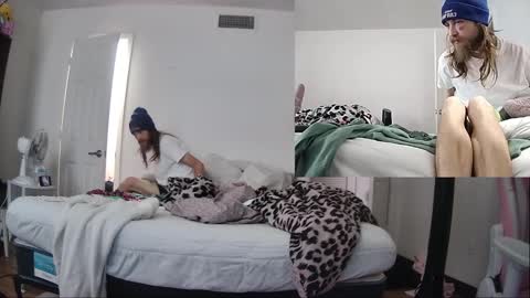 Snapshot of cattywompiscreations chatting on January 7, 2025, 6:24 pm zatbabydaddy online show from January 7, 2025, 6:24 pm