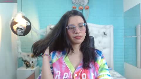 Caty online show from October 20, 2025, 7:25 pm