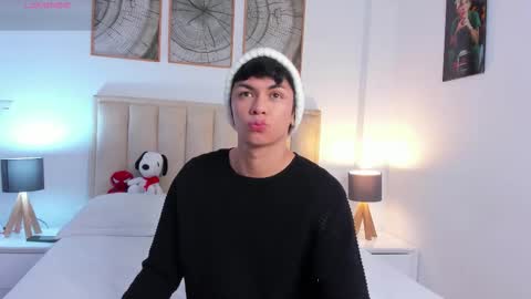 Cayden online show from November 10, 2025, 4:22 am