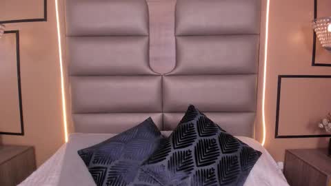 caylincollins online show from December 3, 2025, 3:03 am