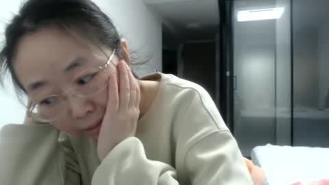 Snapshot of cbz112233 chatting on February 5, 2025, 2:37 pm ANNYANNY online show from February 5, 2025, 2:37 pm