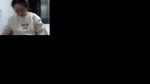 Snapshot of cbz112233 chatting on February 15, 2025, 6:01 pm ANNYANNY online show from February 15, 2025, 6:01 pm