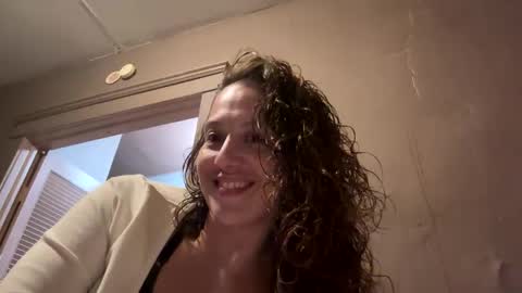 Snapshot of cece_vibez chatting on February 6, 2025, 10:10 pm cece_vibez online show from February 6, 2025, 10:10 pm