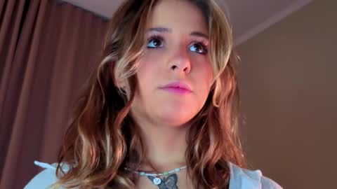 Lina  online show from April 19, 2026, 7:16 pm