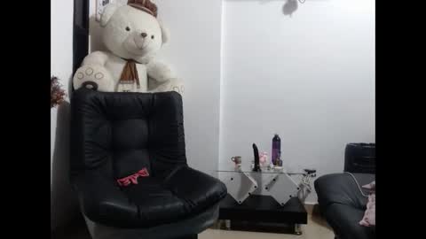 ceci online show from September 14, 2025, 1:27 am