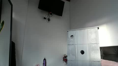 ceci online show from September 21, 2025, 10:22 pm