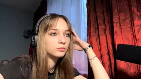 Lily online show from November 13, 2025, 12:04 pm