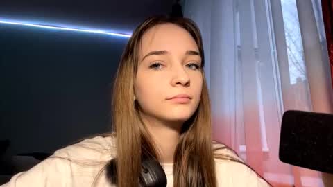 Lily online show from November 14, 2025, 12:26 pm