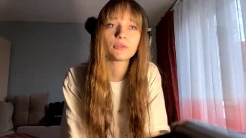 Lily online show from November 20, 2025, 12:16 pm