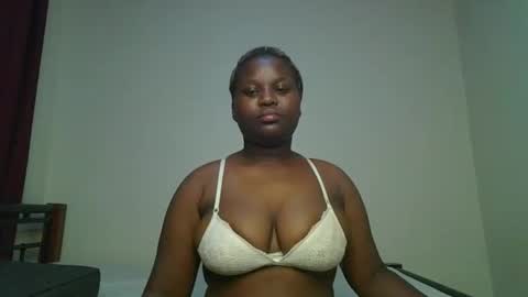 Snapshot of ceepretty25 chatting on December 22, 2025, 10:29 pm ceepretty25 online show from December 22, 2025, 10:29 pm