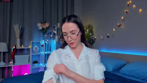 Josie Manesi online show from March 6, 2025, 7:32 pm