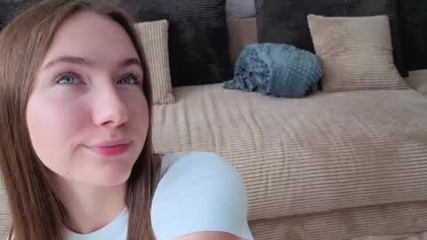 Snapshot of cel1ne_secret chatting on May 17, 2026, 6:33 am Josie Manesi online show from May 17, 2026, 6:33 am