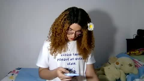 Snapshot of celessteseductora chatting on August 4, 2026, 6:32 pm celessteseductora online show from August 4, 2026, 6:32 pm
