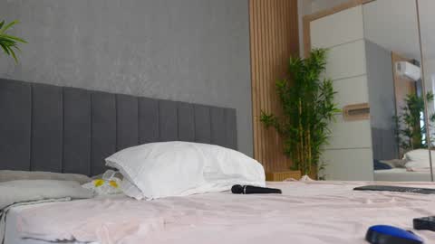 Celestara online show from January 12, 2025, 11:17 am