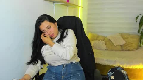 celeste_bonnet1 online show from November 29, 2025, 12:24 am