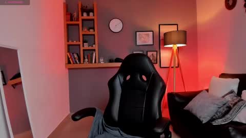 Snapshot of celeste_greys chatting on April 23, 2026, 11:53 am Celeste online show from April 23, 2026, 11:53 am
