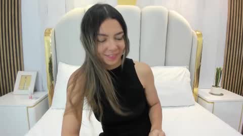 celestebellmont online show from October 8, 2025, 12:47 pm