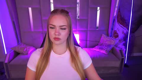 celestenoirr online show from September 15, 2025, 1:11 pm