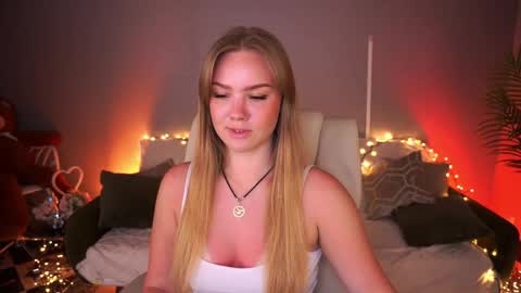 celestenoirr online show from May 3, 2026, 1:06 pm