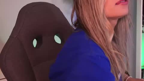 Snapshot of celesterabbit chatting on March 11, 2025, 11:15 pm The girl of your eyes online show from March 11, 2025, 11:15 pm