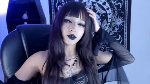   online show from September 9, 2025, 7:46 pm