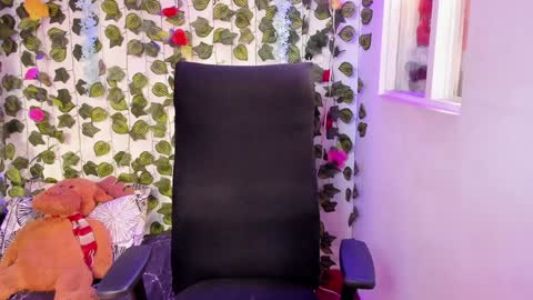 Snapshot of celestinepurple chatting on December 14, 2024, 7:46 pm Celestineeeeee online show from December 14, 2024, 7:46 pm